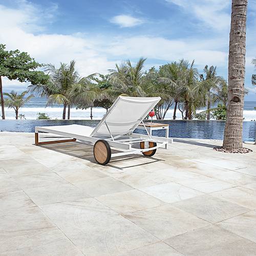 EKKA Lounger & Side Table