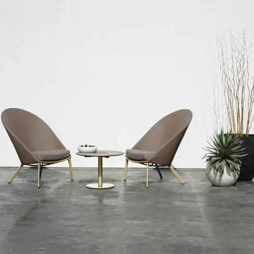 ZUPY Highback Chair & STIZZY Pedestal Low Table