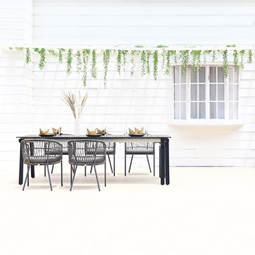 MAXXIMUS Extension Table & BONO Dining Chair