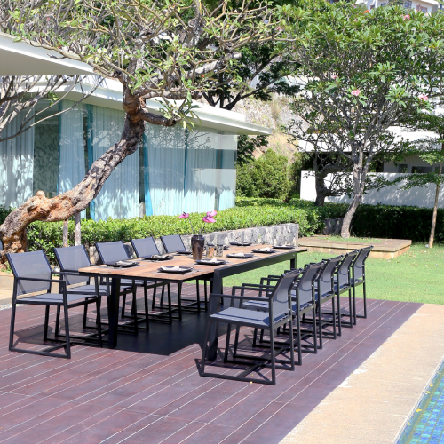 BAIA Extension Table & Allux Dining Chair