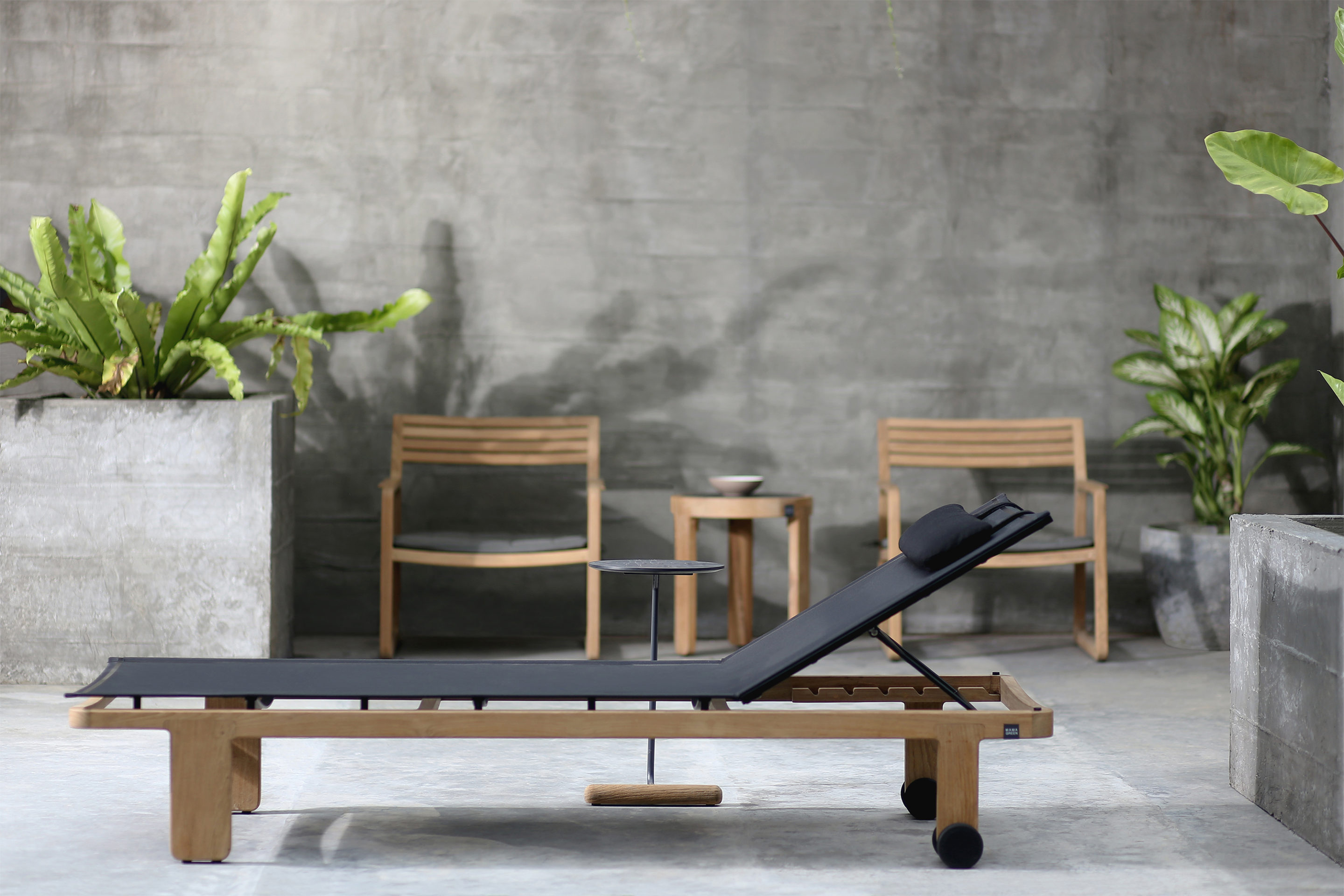 EKKA STACKING ARMCHAIR