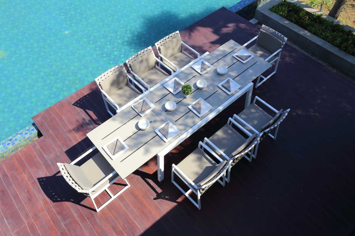 BAIA ext table_EKKA chair_medium