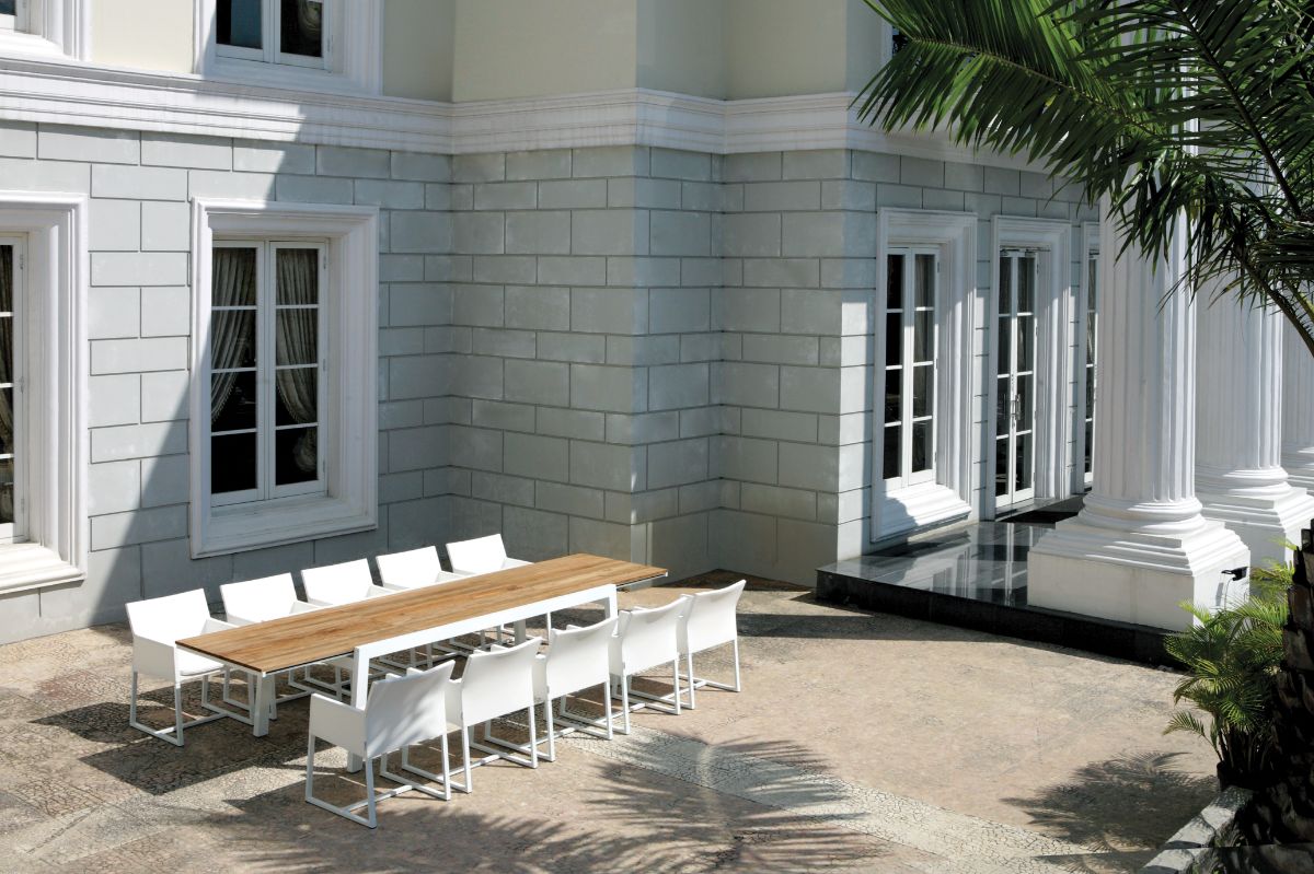 MONO_dining_chair_BAIA_extension_table_1_med