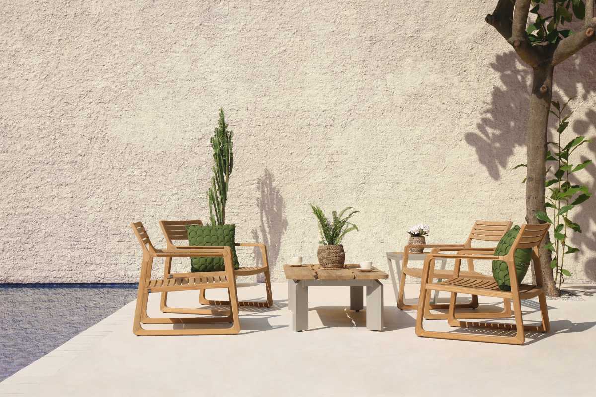 ESTATE_lounge_chair_TITAN_coffee_table (4)_med