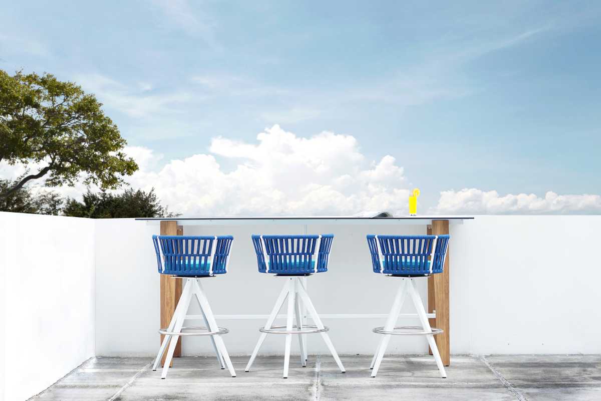 SATO_bar_tbl_DAISY_RAE_swivel_bar_chair_3_med