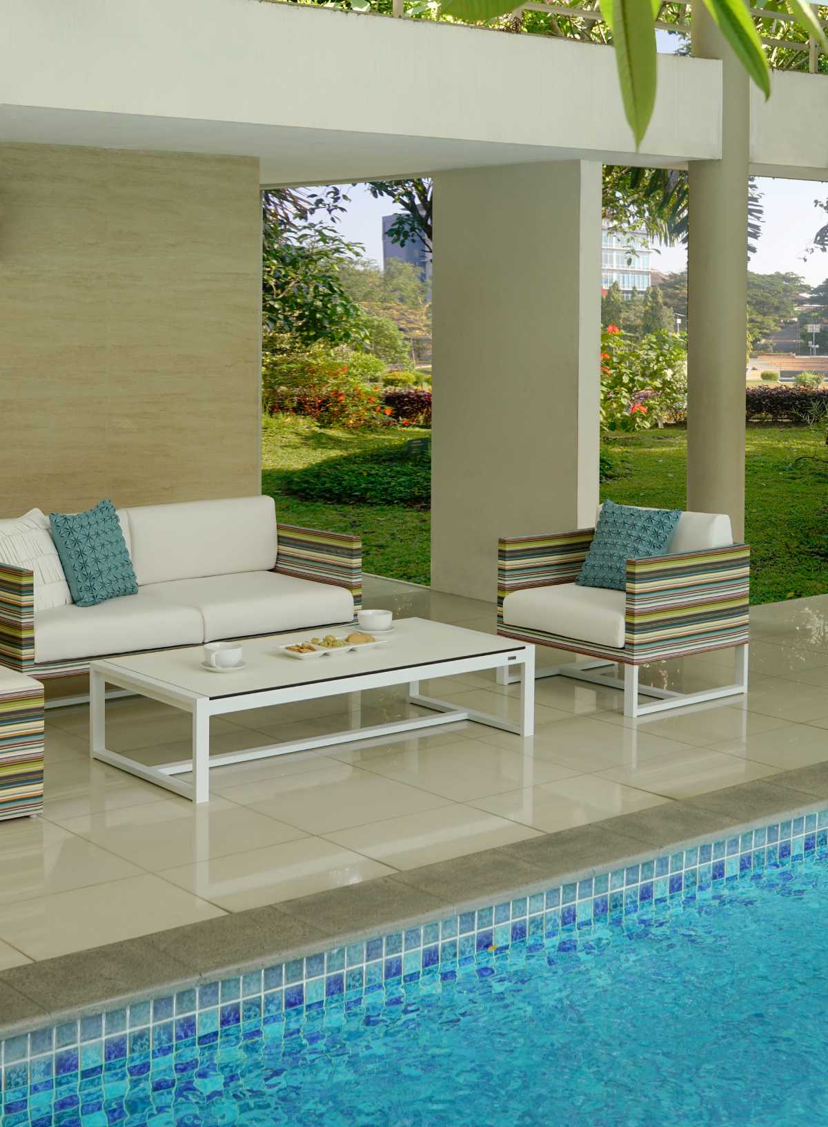 STRIPE_sofa_1_seater_2_seater_MONO_long_table_2_med