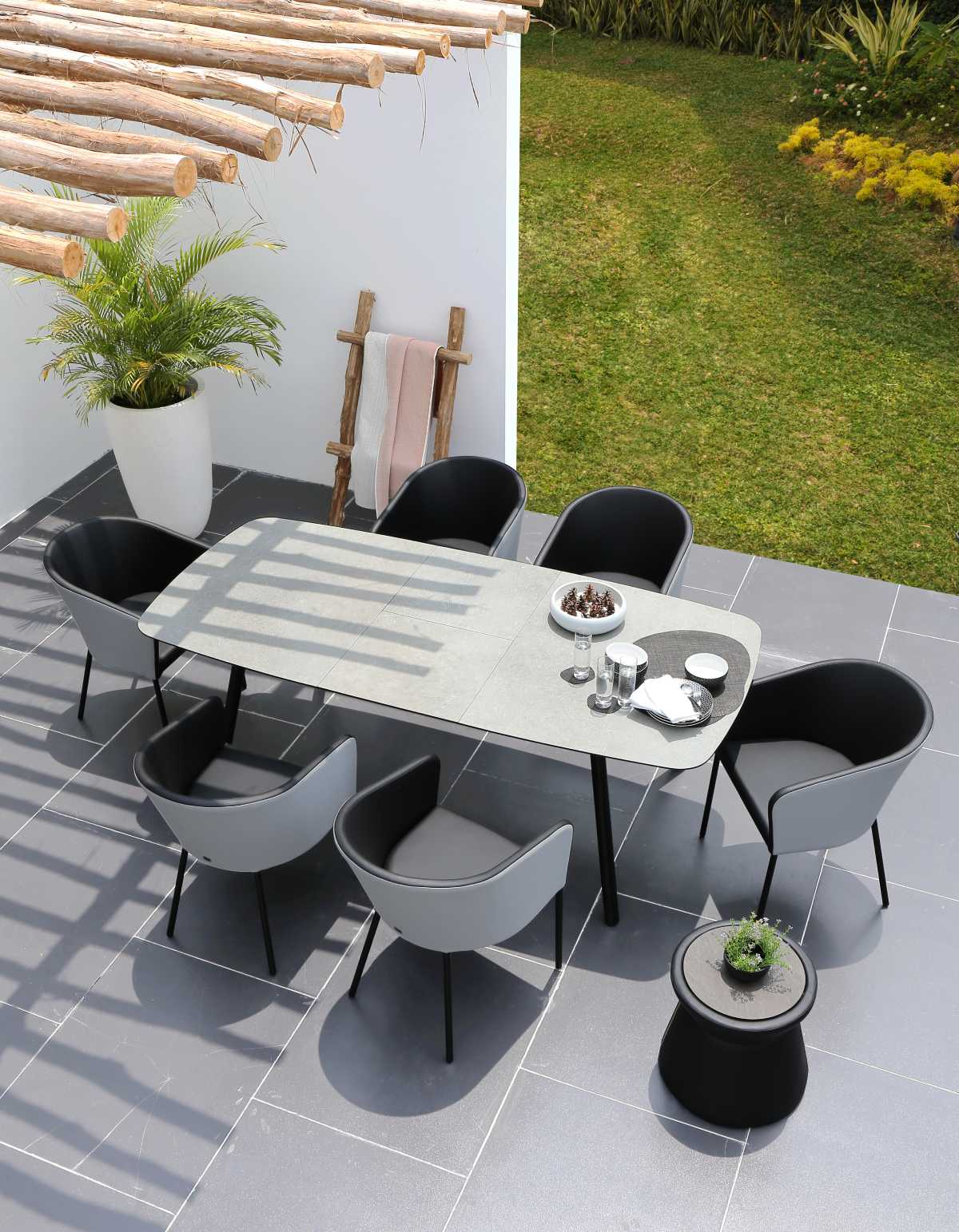 ZUPY_dining_set_open_position_med