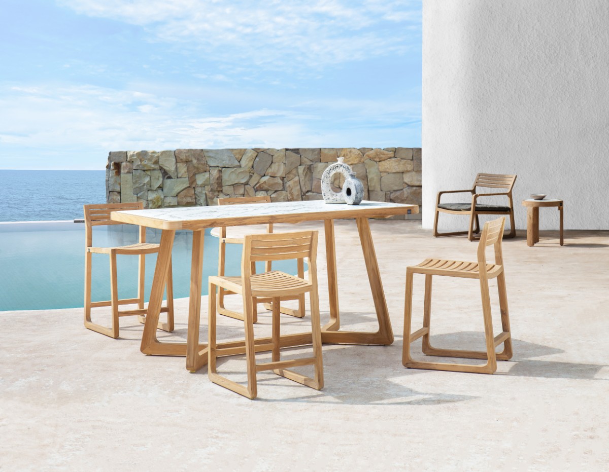 ESTATE_lounge_chair_with_TITAN_side_table_mood_med