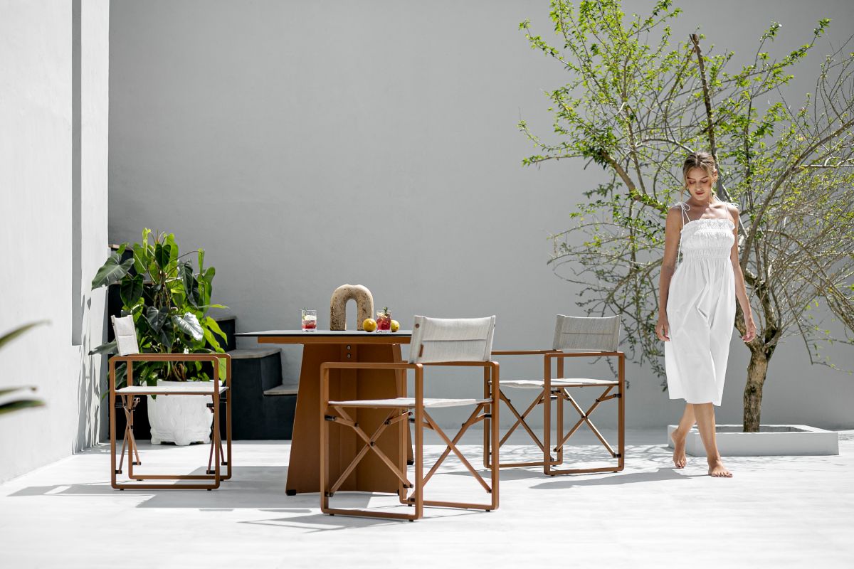 PRADO_Dining chair_&_table_with model_2